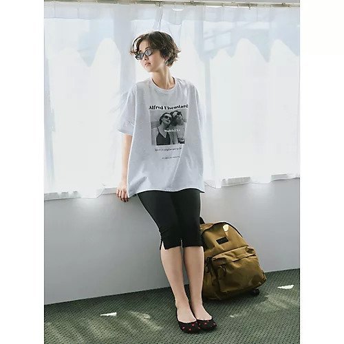 【スアデオ/suadeo】の【suadeo別注】LIFE ルーズシルエットTシャツ 人気、トレンドファッション・服の通販 founy(ファニー) 　ファッション　Fashion　レディースファッション　Fashion for Women　トップス・カットソー　Cut & Sew Tops　シャツ・ブラウス・オフィスカジュアル　Elegant Blouses & Button-Ups　ロングTシャツ・Tシャツ　Longline T-Shirts & Tees　洗える　Machine Washable　秋　Autumn　クール　Cool, Chic　グラフィック　Graphic, Graphic Design　コレクション　Collection, Seasonal Line　サングラス　Sunglasses, Shades　シンプル　Simple, Minimal　スリット　Slit, Slit Detail　雑誌　Magazine, Fashion Magazine　人気　Popular, Best Seller　バランス　Balance, Style Balance　プリント　Print, Printed Pattern　ボトム　Bottoms, Lower Wear　別注　Limited Edition, Custom Order　モノトーン　Monotone, Black and White　リアル　Real, Realistic　夏　Summer　other-3|ID: prp329100004553182 ipo3291000000033246613