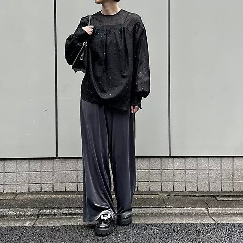 【バウト/BOWTE】のグリッターラメシアーブラウス 人気、トレンドファッション・服の通販 founy(ファニー) 　ファッション　Fashion　レディースファッション　Fashion for Women　トップス・カットソー　Cut & Sew Tops　シャツ・ブラウス・オフィスカジュアル　Elegant Blouses & Button-Ups　オーガンジー　Organza Fabric　ギャザー　Gathered, Ruffled　シアー　Sheer, See-Through　スカラップ　Scallop, Scalloped Edge　スリーブ　Sleeve, Long Sleeve / Short Sleeve　フェミニン　Feminine, Girly　other-3|ID: prp329100004553308 ipo3291000000035913910
