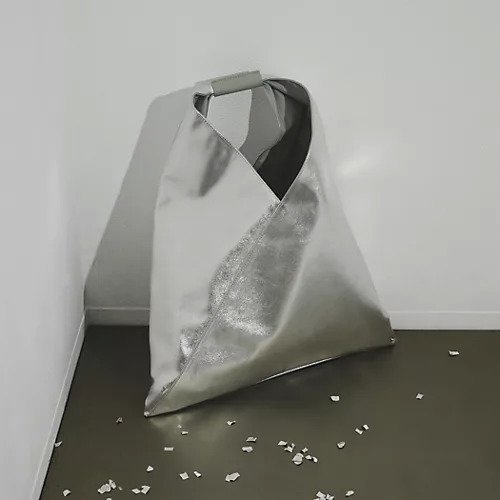 【エムエム6 メゾン マルタン マルジェラ/MM6 Maison Martin Margiela】のCLASSIC JAPANESE HANDBAG 人気、トレンドファッション・服の通販 founy(ファニー)  ファッション Fashion レディースファッション Fashion for Women バッグ Bags シルバー Silver, Metallic Silver フォルム Silhouette, Form ビジネス 仕事 通勤 Business / Work / Commuting other-2|ID: prp329100004553725 ipo3291000000034366572