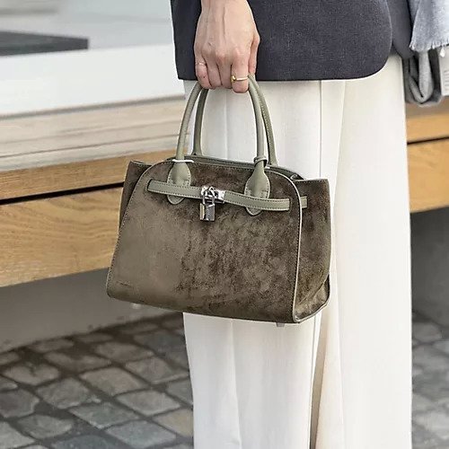 【ノーリーズ/NOLLEY'S】の【SINBONO/シンボノ】 スエードコンビトートバッグ インテリア・キッズ・メンズ・レディースファッション・服の通販 founy(ファニー) 　ファッション　Fashion　レディースファッション　Fashion for Women　バッグ　Bags　コレクション　Collection, Seasonal Line　軽量　Lightweight, Ultra Light　ショルダー　Shoulder, Shoulder Strap　ニューヨーク　New York, NYC Style　別注　Limited Edition, Custom Order　モチーフ　Motif, Design Theme　オリーブ|ID: prp329100004553842 ipo3291000000034777806