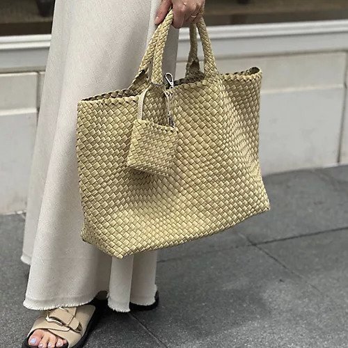 【ノーリーズ/NOLLEY'S】のメッシュトートLL インテリア・キッズ・メンズ・レディースファッション・服の通販 founy(ファニー) https://founy.com/ ファッション Fashion レディースファッション Fashion for Women バッグ Bags チャーム Charm, Pendant ベーシック Basic, Essential ポーチ Pouch, Small Case 軽量 Lightweight, Ultra Light |ID: prp329100004553843 ipo3291000000034535578