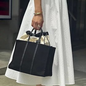 【ノーリーズ/NOLLEY'S】の【De MAKER/ディメーカー】 New vase medium bag-M 人気、トレンドファッション・服の通販 founy(ファニー) ファッション Fashion レディースファッション Fashion for Women インナー Innerwear エレガント 上品 Elegant コレクション Collection, Seasonal Line 巾着 Drawstring Bag, Kinchaku ショルダー Shoulder, Shoulder Strap シンプル Simple, Minimal |ID:prp329100004553844