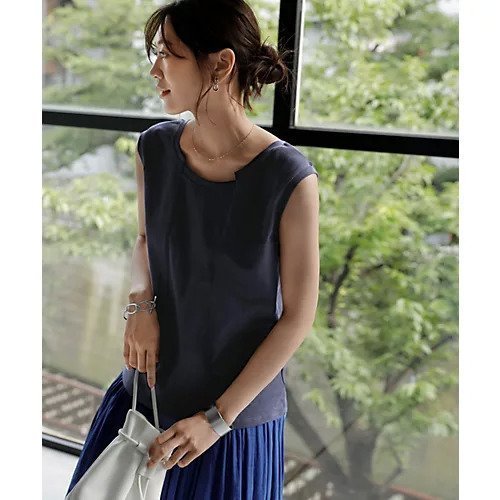 【スタイルデリ/STYLE DELI】の首元デザインノースリカットトップス インテリア・キッズ・メンズ・レディースファッション・服の通販 founy(ファニー) 　ファッション　Fashion　レディースファッション　Fashion for Women　トップス・カットソー　Cut & Sew Tops　インナー　Innerwear　春　Spring　キャミソール　Camisole, Spaghetti Strap Top　サロペット　Overalls, Salopette　ジャケット　Jacket, Outerwear　ノースリーブ　Sleeveless, No-Sleeve　フィット　Fit, Slim Fit　フロント　Front, Front Design　ボックス　Boxy, Box Shape　ポケット　Pocket, Pocket Detail　半袖　Short Sleeve, Half Sleeve　S/S・春夏　SS, Spring/Summer, Warm Season　夏　Summer　エレガント 上品　Elegant　ホワイト|ID: prp329100004555536 ipo3291000000032196723
