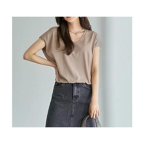 【スタイルデリ/STYLE DELI】のサラッと涼しい薄手なVネックニットトップス インテリア・キッズ・メンズ・レディースファッション・服の通販 founy(ファニー) https://founy.com/ ファッション Fashion レディースファッション Fashion for Women トップス・カットソー Cut & Sew Tops ニット Knit Tops & Sweaters Vネックトップス V-Neck Tops / V-Cut Neckline Shirts イエロー Yellow インナー Innerwear エアリー Airy Texture 軽量 Lightweight, Ultra Light サロペット Overalls, Salopette シンプル Simple, Minimal ジャケット Jacket, Outerwear スリット Slit, Slit Detail 透かし Cut-Out, Lacework デコルテ Décolleté, Neckline 定番 Standard, Basic Item ノースリーブ Sleeveless, No-Sleeve パステル Pastel, Soft Color ブラウジング Blouson Silhouette, Cinched Waist 半袖 Short Sleeve, Half Sleeve ラベンダー Lavender 夏 Summer |ID: prp329100004557954 ipo3291000000032220479
