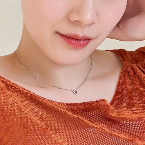 【フィービィー/phoebe】の【金属アレルギー対応】スリークハートネックレス シルバー/サージカルステンレス 人気、トレンドファッション・服の通販 founy(ファニー) 　ファッション　Fashion　レディースファッション　Fashion for Women　ジュエリー　Jewelry　ネックレス　Necklaces & Pendants　シルバー　Silver, Metallic Silver　シンプル　Simple, Minimal　チェーン　Chain, Chain Strap　トレンド　Trend, Trending Now　メタリック　Metallic, Shiny Finish　other-3|ID: prp329100004559107 ipo3291000000032232579