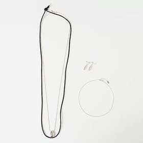 【トゥエルブクローゼット/12closet】の【cotine】シルバージュエリー3点セット 人気、トレンドファッション・服の通販 founy(ファニー) ファッション Fashion レディースファッション WOMEN おすすめ Recommend ギフト プレゼント Gift Present シルク Silk シルバー Silver ジュエリー Jewelry チェーン Chain チャーム Charm ドロップ Drop ネックレス Necklace ブレスレット Bracelet ポーチ Pouch ロング Long |ID:prp329100004570106