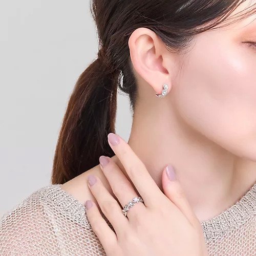 【フィービィー/phoebe】の【痛くないシリーズ/金属アレルギー対応】マーガレットフラワーフープライトフィットイヤリング シルバー 人気、トレンドファッション・服の通販 founy(ファニー) 　ファッション　Fashion　レディースファッション　Fashion for Women　ジュエリー　Jewelry　ファッションリング　Fashion Rings　イヤリング・フープ・ドロップタイプ　Hoop, Drop & Clip Earrings　イヤリング　Earrings　シルバー　Silver, Metallic Silver　ビジュー　Bijou, Jewel-like Accent　フラワー　Flower, Floral　モチーフ　Motif, Design Theme　エレガント 上品　Elegant　軽量　Lightweight, Ultra Light　other-3|ID: prp329100004571590 ipo3291000000032347822
