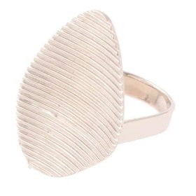 【イリスフォーセブン/IRIS47】のscale ring 人気、トレンドファッション・服の通販 founy(ファニー) ファッション Fashion レディースファッション Fashion for Women トレンド Trend, Trending Now バングル Bangle, Bracelet フェミニン Feminine, Girly モチーフ Motif, Design Theme 春 Spring |ID:prp329100004572606