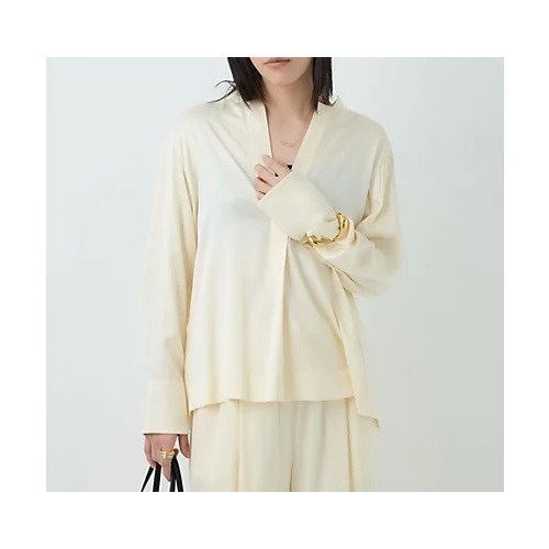 【カオス/Chaos】のモーラスタンドスキッパーブラウス インテリア・キッズ・メンズ・レディースファッション・服の通販 founy(ファニー) https://founy.com/ ファッション Fashion レディースファッション Fashion for Women トップス・カットソー Cut & Sew Tops シャツ・ブラウス・オフィスカジュアル Elegant Blouses & Button-Ups おすすめ Recommended / Our Picks シルク Silk, 100% Silk スキッパー Skipper, Open Collar スタンド Stand Collar, Upright Stand ストレート Straight, Straight Cut ドロップ Drop Shoulder, Dropped Style バランス Balance, Style Balance 定番 Standard, Basic Item 洗える Machine Washable |ID: prp329100004577604 ipo3291000000035303307