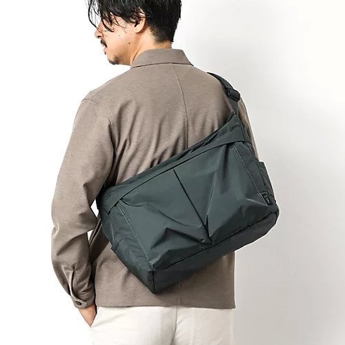 【ノーリーズ グッドマン/NOLLEY'S goodman / MEN】の【SML/エスエムエル】別注ヘルメットショルダーバッグM インテリア・キッズ・メンズ・レディースファッション・服の通販 founy(ファニー) 　ファッション　Fashion　メンズファッション　Men's Style Online　バッグ　Bag/Men　コーティング　Coating　傘　Umbrella　軽量　Lightweight　スマート　Smart　スリーブ　Sleeve　ダブル　Double　フェイス　Face　フロント　Front　ボンディング　Bonding　ポケット　Pocket　別注　Special Order　エレガント 上品　Elegant　グリーン|ID: prp329100004580251 ipo3291000000032451513