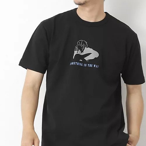 【ノーリーズ グッドマン/NOLLEY'S goodman / MEN】の【STONEWOLD】Something In The Way プリントTシャツ 25SS インテリア・キッズ・メンズ・レディースファッション・服の通販 founy(ファニー) 　ファッション　Fashion　メンズファッション　Fashion for Men　2025年　2025　2025春夏・S/S　Spring/Summer 2025 SS25　おすすめ　Recommended / Our Picks　ギフト プレゼント　Gift / Present　サンダル　Sandals, Summer Shoes　ショーツ　Shorts, Short Pants　フィット　Fit, Slim Fit　プリント　Print, Printed Pattern　ベーシック　Basic, Essential　レギュラー　Regular, Standard Fit　ヴィンテージ　Vintage Style　夏　Summer　ブラック|ID: prp329100004580270 ipo3291000000032717229