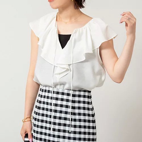 【ノーリーズソフィー/NOLLEY'S sophi】のシアーラッフルノースリーブブラウス インテリア・キッズ・メンズ・レディースファッション・服の通販 founy(ファニー) 　ファッション　Fashion　レディースファッション　Ladies' Fashion Online　トップス・カットソー　Tops/Tshirt　キャミソール / ノースリーブ　No Sleeves　シャツ/ブラウス　Shirts/Blouses　2025年　2025　2025春夏・S/S　Ss,Spring/Summer,2025　おすすめ　Recommend　インナー　Inner　ジャケット　Jacket　ラッフル　Raffle　リボン　Ribbon　オフホワイト|ID: prp329100004586554 ipo3291000000032522894