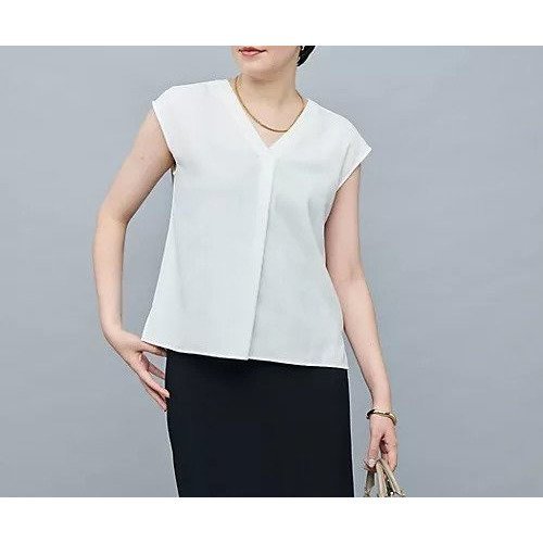 【ノーリーズソフィー/NOLLEY'S sophi】のバックサテンジョーゼットVネックブラウス インテリア・キッズ・メンズ・レディースファッション・服の通販 founy(ファニー) 　ファッション　Fashion　レディースファッション　Ladies' Fashion Online　トップス・カットソー　Cut & Sew Tops　シャツ/ブラウス　Elegant Blouses & Button-Ups　Vネック　Basic V-Neck Tees & Blouses　バッグ　Bags　2025年　2025　2025-2026秋冬・A/W　2025–2026 Fall/Winter Fashion A/W　おすすめ　Recommend　インナー　Inner　シンプル　Simple　ジャケット　Jacket　フラット　Flat　フロント　Front　羽織　Haori　ホワイト|ID: prp329100004586690 ipo3291000000032524656