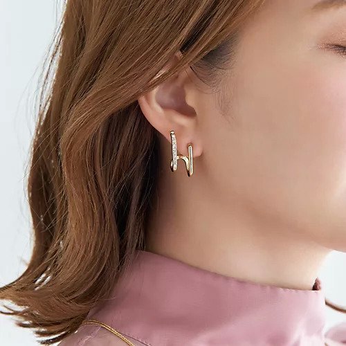 【フィービィー/phoebe】のダブルライングリッタービジューピアス ゴールド インテリア・キッズ・メンズ・レディースファッション・服の通販 founy(ファニー) https://founy.com/ ファッション Fashion レディースファッション Ladies' Fashion Online エレガント 上品 Elegant ビジュー Bijou メタル Metal |ID: prp329100004589603 ipo3291000000032562368