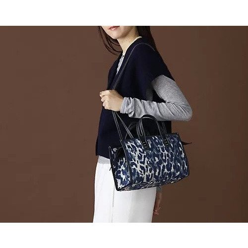 【ア ヴァケーション/A VACATION】のSABRINA BLUE LEO インテリア・キッズ・メンズ・レディースファッション・服の通販 founy(ファニー) 　ファッション　Fashion　レディースファッション　Ladies' Fashion Online　スマート　Smart　ハンド　Hand　ポケット　Pocket　台形　Trapezoid　A/W・秋冬　Aw・Autumn/Winter・Fw・Fall-Winter　BLUE LEO|ID: prp329100004593151 ipo3291000000032612632