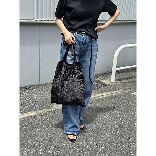 【ウーア/Uhr】のBicolor Velour Tote 人気、トレンドファッション・服の通販 founy(ファニー) 　ファッション　Fashion　レディースファッション　Ladies' Fashion Online　トップス・カットソー　Tops/Tshirt　ベロア　Velour　バッグ　Bag　スクエア　Square　フォルム　Form　ベロア　Velor　ヴィンテージ　Vintage　other-2|ID: prp329100004593152 ipo3291000000032640065