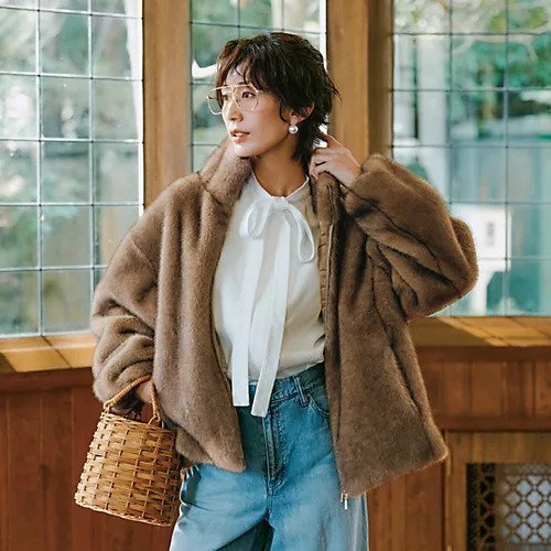 【ケープホーン/CAPE HORN】のISLUGA 人気、トレンドファッション・服の通販 founy(ファニー) 　ファッション　Fashion　レディースファッション　Fashion for Women　イタリア　Italy　インナー　Innerwear　エレガント 上品　Elegant　ジップ　Zip, Zipper　ダウン　Down, Puffer　デニム　Denim, Jeans Material　トレンド　Trend, Trending Now　フェイクファー　Faux Fur, Imitation Fur　フロント　Front, Front Design　ブルゾン　Blouson, Bomber Jacket　ボックス　Boxy, Box Shape　リアル　Real, Realistic　リュクス　Luxury, Elegant, High-End, Chic　other-2|ID: prp329100004593210 ipo3291000000034017797