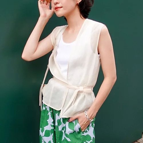 【ノーリーズ/NOLLEY'S】のオーガンジージレ インテリア・キッズ・メンズ・レディースファッション・服の通販 founy(ファニー) 　ファッション　Fashion　レディースファッション　Fashion for Women　アウター　Coat / Outerwear Collection　トップス・カットソー　Cut & Sew Tops　ベスト&ジレ / 重ね着スタイル　Vests & Gilets　2025年　2025　2025-2026秋冬・A/W　Autumn/Winter 2025–26 AW25–26　オーガンジー　Organza Fabric　シルク　Silk, 100% Silk　ジャケット　Jacket, Outerwear　バランス　Balance, Style Balance　エクリュ|ID: prp329100004593591 ipo3291000000033440451