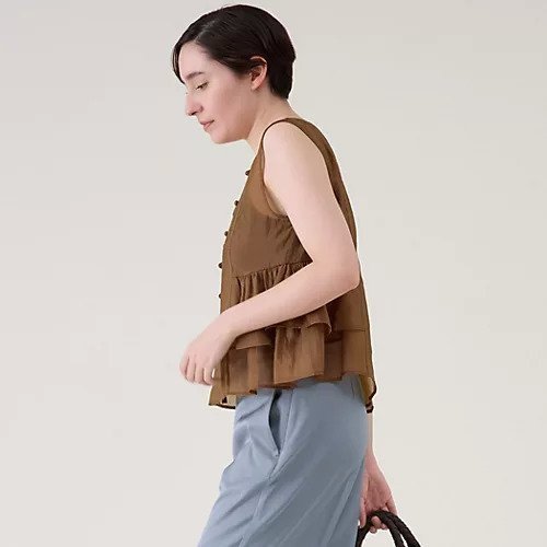【マルティニーク/martinique】のティアードノースリーブブラウス 人気、トレンドファッション・服の通販 founy(ファニー) 　ファッション　Fashion　レディースファッション　Fashion for Women　トップス・カットソー　Cut & Sew Tops　キャミソール&ノースリーブ　Camisoles & Sleeveless Tops　シャツ・ブラウス・オフィスカジュアル　Elegant Blouses & Button-Ups　おすすめ　Recommended / Our Picks　キャミソール　Camisole, Spaghetti Strap Top　シルク　Silk, 100% Silk　タンク　Tank Top, Sleeveless Top　ティアード　Tiered, Tiered Style　デニム　Denim, Jeans Material　夏　Summer　other-2|ID: prp329100004594153 ipo3291000000032630494