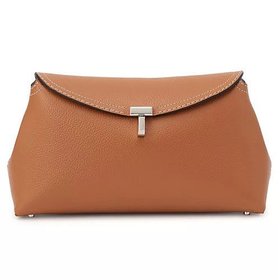 【トーテム/TOTEME】のT-Lock grained-leather clutch 人気、トレンドファッション・服の通販 founy(ファニー) ファッション Fashion レディースファッション Ladies' Fashion Online バッグ Bag 2025年 2025 2025-2026秋冬・A/W Aw/Autumn/Winter/Fw/Fall/2025-2026 クラッチ Clutch シルバー Silver ツイスト Twist フラップ Flap リュクス Luxe |ID:prp329100004594323