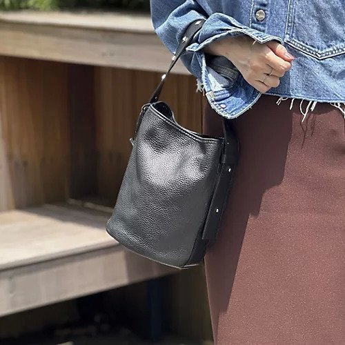 【ノーリーズ/NOLLEY'S】の【MARCO MASI/ マルコマージ】 スタッズワンハンドルバッグ インテリア・キッズ・メンズ・レディースファッション・服の通販 founy(ファニー) https://founy.com/ ファッション Fashion レディースファッション Fashion for Women バッグ Bags スクエア Square, Square Shape スタイリッシュ Stylish, Fashionable スタッズ Studs, Metal Accents ミラノ Milano Style, Italian-Inspired |ID: prp329100004594328 ipo3291000000034016294