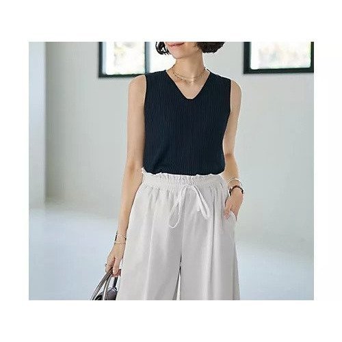 【スタイルデリ/STYLE DELI】の薄手なとろみシャリ感Vネックトップス インテリア・キッズ・メンズ・レディースファッション・服の通販 founy(ファニー) https://founy.com/ ファッション Fashion レディースファッション Ladies' Fashion Online トップス・カットソー Tops/Tshirt Vネック V-Neck インナー Inner カットソー Cut And Sew 軽量 Lightweight サロペット Overalls シンプル Simple ジャケット Jacket ストレート Straight スリット Slit とろみ Thickness タンク Tank デコルテ Decolletage 定番 Standard ノースリーブ No Sleeve バランス Balance フィット Fit フォルム Form ベーシック Basic 夏 Summer エレガント 上品 Elegant |ID: prp329100004597455 ipo3291000000032675288