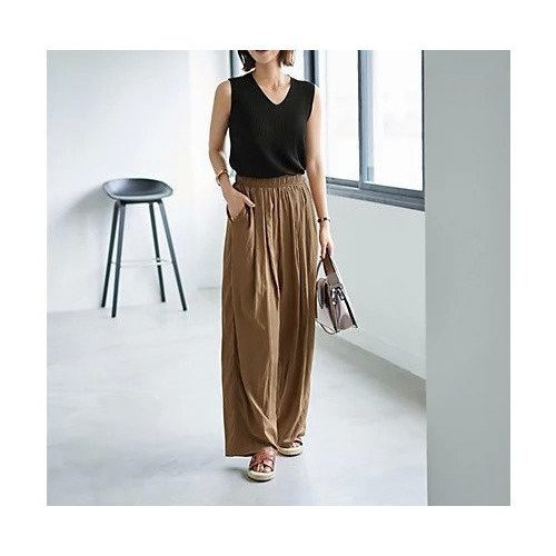 【スタイルデリ/STYLE DELI】の薄手なとろみシャリ感Vネックトップス 人気、トレンドファッション・服の通販 founy(ファニー) 　ファッション　Fashion　レディースファッション　Ladies' Fashion Online　トップス・カットソー　Tops/Tshirt　Vネック　V-Neck　インナー　Inner　カットソー　Cut And Sew　軽量　Lightweight　サロペット　Overalls　シンプル　Simple　ジャケット　Jacket　ストレート　Straight　スリット　Slit　とろみ　Thickness　タンク　Tank　デコルテ　Decolletage　定番　Standard　ノースリーブ　No Sleeve　バランス　Balance　フィット　Fit　フォルム　Form　ベーシック　Basic　夏　Summer　エレガント 上品　Elegant　other-2|ID: prp329100004597455 ipo3291000000032675292