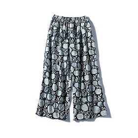【トゥエルブクローゼット/12closet】 【洗える】“甘くない”花柄インドコットン プリントワイドパンツ人気、トレンドファッション・服の通販 founy(ファニー) ファッション Fashion レディースファッション Ladies' Fashion Online パンツ Pants & Trousers インド India ショート Short パターン Pattern モダン Modern ワイド Wide 今夏 Summer 夏 Summer 洗える Washable |ID:prp329100004600401