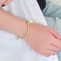 【フィービィー/phoebe】のフロウラインメタルブレスレット ゴールド 人気、トレンドファッション・服の通販 founy(ファニー) ファッション Fashion レディースファッション Fashion for Women ジュエリー Jewelry チェーン＆カフブレスレット Cuff & Chain Bracelets バロック Baroque, Baroque Design バングル Bangle, Bracelet パール Pearl, Pearl Accent ブレスレット Bracelet, Wristband メタル Metal, Metal Parts モダン Modern, Contemporary |ID:prp329100004600430