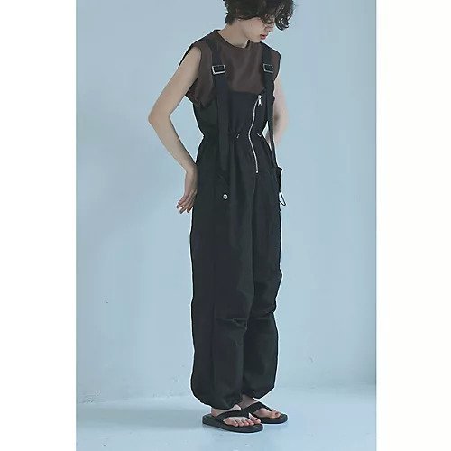 【マージュール/marjour】のNYLON ZIP SALOPETTE インテリア・キッズ・メンズ・レディースファッション・服の通販 founy(ファニー) 　ファッション　Fashion　レディースファッション　Fashion for Women　ワンピース　Dresses　サロペット&オールインワン　Dungarees & Jumpsuit Styles　アウトドア　Outdoor Clothing　サロペット　Overalls, Salopette　シャーリング　Shirring, Ruched　ジップ　Zip, Zipper　ストレッチ　Stretch, Stretchy Fabric　スポーティ　Sporty, Casual Athletic　タンク　Tank Top, Sleeveless Top　パターン　Pattern, Design Print　ポケット　Pocket, Pocket Detail　メンズ　Men's, Menswear　冬　Winter / This Winter　夏　Summer　エレガント 上品　Elegant　BLACK|ID: prp329100004601587 ipo3291000000032716518