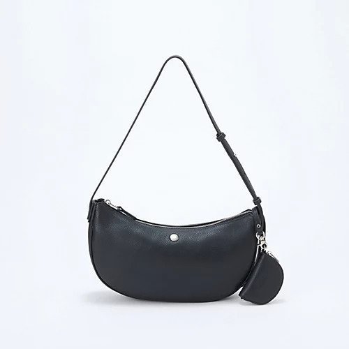 【トプカピ/TOPKAPI】の【Breath TOPKAPI】シュリンクレザー ハーフムーン ショルダーバッグ / チャーム付き インテリア・キッズ・メンズ・レディースファッション・服の通販 founy(ファニー) 　ファッション　Fashion　レディースファッション　Fashion for Women　チャーム　Charm, Pendant　ハーフ　Half, Half-Length　フォルム　Silhouette, Form　ポケット　Pocket, Pocket Detail　ラップ　Wrap, Wrap Design　ブラック|ID: prp329100004601614 ipo3291000000032716657