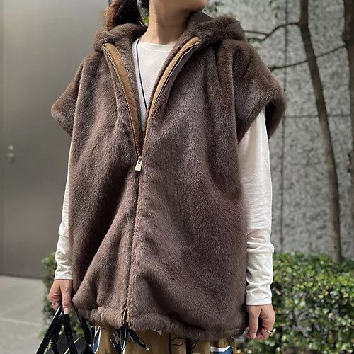 【カレンソロジー/Curensology】のファーフーディーブルゾン 人気、トレンドファッション・服の通販 founy(ファニー) 　ファッション　Fashion　レディースファッション　Fashion for Women　アウター　Coat / Outerwear Collection　ブルゾンジャケット・スポーティアウター　Blouson Jackets　おすすめ　Recommended / Our Picks　フェイクファー　Faux Fur, Imitation Fur　ベスト　Vest, Waistcoat　ポケット　Pocket, Pocket Detail　リアル　Real, Realistic　other-2|ID: prp329100004601653 ipo3291000000032716977