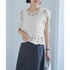【スタイルデリ/STYLE DELI】のかぎ編みとチュールのレース風スカラップベスト 人気、トレンドファッション・服の通販 founy(ファニー) ファッション Fashion レディースファッション Fashion for Women アウター Coat / Outerwear Collection トップス・カットソー Cut & Sew Tops ベスト&ジレ / 重ね着スタイル Vests & Gilets イエロー Yellow 秋 Autumn カットソー Cut and Sewn Top カーディガン Cardigan, Knitwear キャミソール Camisole, Spaghetti Strap Top スカラップ Scallop, Scalloped Edge スリット Slit, Slit Detail タオル Towel, Bath Towel タンク Tank Top, Sleeveless Top チュール Tulip, Tulip Motif トリミング Trimming, Decorative Edge 台形 A-Line, Trapezoid Shape ノースリーブ Sleeveless, No-Sleeve 長袖 Long Sleeve, Full Sleeve ベスト Vest, Waistcoat ポケット Pocket, Pocket Detail 半袖 Short Sleeve, Half Sleeve ミックス Mix, Mixed Style ラウンド Round, Round Neck レース Lace, Lace Fabric ワイド Wide, Wide Fit 夏 Summer thumbnail ホワイト|ID: prp329100004601773 ipo3291000000032718086
