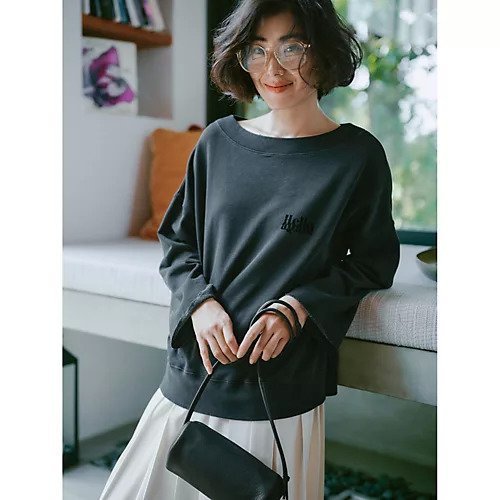 【スアデオ/suadeo】のボートネックロゴスウェット 人気、トレンドファッション・服の通販 founy(ファニー) 　ファッション　Fashion　レディースファッション　Fashion for Women　トップス・カットソー　Cut & Sew Tops　レディースパーカー・カジュアルフーディー　Casual Hoodies & Sweatshirts　スウェット・クルーネックトップス　Sweatshirts & Crewnecks / Relaxed Fit Sweat Tops　デコルテ　Décolleté, Neckline　ワイド　Wide, Wide Fit　洗える　Machine Washable　other-3|ID: prp329100004604749 ipo3291000000034897166