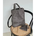 【ウィムガゼット/Whim Gazette】の【Hoaw. Sampoコラボアイテム】 TOTE 人気、トレンドファッション・服の通販 founy(ファニー) ファッション Fashion レディースファッション Fashion for Women バッグ Bags アクセサリー Fashion Accessories クラシカル Classical, Vintage-Inspired クラシック Classic, Timeless Style コラボ Collaboration, Collab 巾着 Drawstring Bag, Kinchaku 軽量 Lightweight, Ultra Light シューズ Shoes, Footwear チェック Check, Plaid, Tartan トレンド Trend, Trending Now プリント Print, Printed Pattern ポケット Pocket, Pocket Detail モチーフ Motif, Design Theme おすすめ Recommended / Our Picks 2025年 2025 2025-2026秋冬・A/W Autumn/Winter 2025–26 AW25–26 thumbnail グレー|ID: prp329100004604760 ipo3291000000032769325