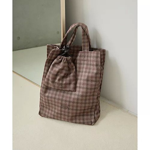 【ウィムガゼット/Whim Gazette】の【Hoaw. Sampoコラボアイテム】 TOTE インテリア・キッズ・メンズ・レディースファッション・服の通販 founy(ファニー) 　ファッション　Fashion　レディースファッション　Fashion for Women　バッグ　Bags　アクセサリー　Fashion Accessories　クラシカル　Classical, Vintage-Inspired　クラシック　Classic, Timeless Style　コラボ　Collaboration, Collab　巾着　Drawstring Bag, Kinchaku　軽量　Lightweight, Ultra Light　シューズ　Shoes, Footwear　チェック　Check, Plaid, Tartan　トレンド　Trend, Trending Now　プリント　Print, Printed Pattern　ポケット　Pocket, Pocket Detail　モチーフ　Motif, Design Theme　おすすめ　Recommended / Our Picks　2025年　2025　2025-2026秋冬・A/W　Autumn/Winter 2025–26 AW25–26　ブラウン|ID: prp329100004604760 ipo3291000000032769327