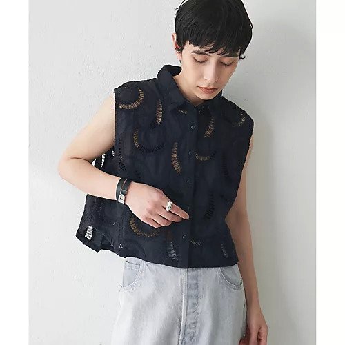 【ウィムガゼット/Whim Gazette】のエンブロイダリーフレンチスリーブシャツ 人気、トレンドファッション・服の通販 founy(ファニー) 　ファッション　Fashion　レディースファッション　Fashion for Women　トップス・カットソー　Cut & Sew Tops　シャツ・ブラウス・オフィスカジュアル　Elegant Blouses & Button-Ups　インド　Indian Textile　コンパクト　Compact, Small Size　透かし　Cut-Out, Lacework　デニム　Denim, Jeans Material　バランス　Balance, Style Balance　メッシュ　Mesh, Net Fabric　モダン　Modern, Contemporary　レース　Lace, Lace Fabric　ワイド　Wide, Wide Fit　夏　Summer　2025年　2025　2025春夏・S/S　Spring/Summer 2025 SS25　 other-1|ID: prp329100004613288 ipo3291000000033021404