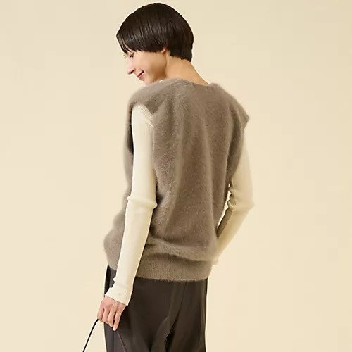 【マルティニーク/martinique】のFOXファーニットジレ 人気、トレンドファッション・服の通販 founy(ファニー) 　ファッション　Fashion　レディースファッション　Fashion for Women　アウター　Coat / Outerwear Collection　トップス・カットソー　Cut & Sew Tops　ニット　Knit Tops & Sweaters　ベスト&ジレ / 重ね着スタイル　Vests & Gilets　おすすめ　Recommended / Our Picks　アンゴラ　Angora Knitwear　デニム　Denim, Jeans Material　ロング　Long, Long-Length　夏　Summer　定番　Standard, Basic Item　秋　Autumn　other-2|ID: prp329100004613316 ipo3291000000033021607