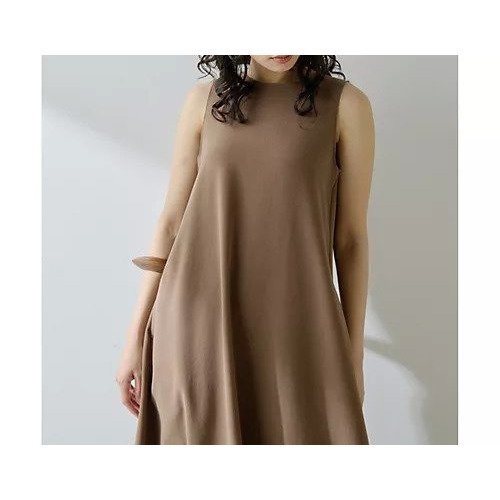 【ウィムガゼット/Whim Gazette】のバックサテンワンピース インテリア・キッズ・メンズ・レディースファッション・服の通販 founy(ファニー) 　ファッション　Fashion　レディースファッション　Fashion for Women　ワンピース　Dresses　2025年　2025　2025春夏・S/S　Spring/Summer 2025 SS25　サテン　Satin, Glossy Fabric　ストレッチ　Stretch, Stretchy Fabric　ドレープ　Drape, Draping Fabric　ノースリーブ　Sleeveless, No-Sleeve　フレア　Flare, Flared　リラックス　Relax, Relaxed Fit　エレガント 上品　Elegant　夏　Summer　モカ|ID: prp329100004613347 ipo3291000000033021821