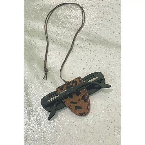 【マージュール/marjour】のLEOPARD MAGNETIC SUNGLASS HOLDER 人気、トレンドファッション・服の通販 founy(ファニー) 　ファッション　Fashion　レディースファッション　Fashion for Women　サングラス　Sunglasses, Shades　シンプル　Simple, Minimal　スマート　Smart, Elegant　トレンド　Trend, Trending Now　フェイクレザー　Faux Leather, PU Leather　マグネット　Magnet, Magnetic Closure　レオパード　Leopard, Animal Print　今季　This Season, Current Season　other-2|ID: prp329100004613353 ipo3291000000033021851