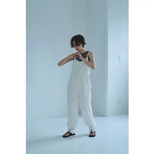 【マージュール/marjour】のHERRINGBONE SALOPETTE インテリア・キッズ・メンズ・レディースファッション・服の通販 founy(ファニー) 　ファッション　Fashion　レディースファッション　Fashion for Women　ワンピース　Dresses　サロペット&オールインワン　Dungarees & Jumpsuit Styles　ウェーブ　Wavy Pattern　秋　Autumn　サロペット　Overalls, Salopette　シンプル　Simple, Minimal　ストレッチ　Stretch, Stretchy Fabric　スリット　Slit, Slit Detail　ダブル　Double, Double-Breasted　フレア　Flare, Flared　フロント　Front, Front Design　ラップ　Wrap, Wrap Design　夏　Summer　OFFWHITE|ID: prp329100004616086 ipo3291000000033061220