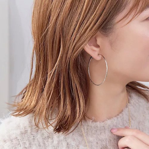 【フィービィー/phoebe】のツイストラインフープイヤリング シルバー インテリア・キッズ・メンズ・レディースファッション・服の通販 founy(ファニー) https://founy.com/ ファッション Fashion レディースファッション Fashion for Women ジュエリー Jewelry ファッションリング Fashion Rings イヤリング・フープ・ドロップタイプ Hoop, Drop & Clip Earrings おすすめ Recommended / Our Picks イヤリング Earrings シルバー Silver, Metallic Silver ツイスト Tweed, Tweed Fabric フープ Hoop, Hoop Earrings 人気 Popular, Best Seller |ID: prp329100004617591 ipo3291000000033089214