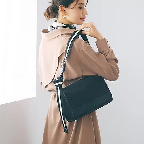 【トプカピ/TOPKAPI】の【TREASURE TOPKAPI】ナイロン ストライプ ベルト フラップ ショルダー バッグ インテリア・キッズ・メンズ・レディースファッション・服の通販 founy(ファニー) 　ファッション　Fashion　レディースファッション　Fashion for Women　バッグ　Bags　ベルト&ウエストマーク　Belts & Waist Accessories　ショルダー　Shoulder, Shoulder Strap　スクエア　Square, Square Shape　スタイリッシュ　Stylish, Fashionable　ストライプ　Stripe, Striped Pattern　スマート　Smart, Elegant　フォルム　Silhouette, Form　フラップ　Flap, Flap Pocket　ポケット　Pocket, Pocket Detail　マグネット　Magnet, Magnetic Closure　リップ　Lip, Lip Motif　エレガント 上品　Elegant　財布　Wallet, Purse　ブラック|ID: prp329100004621323 ipo3291000000033156108