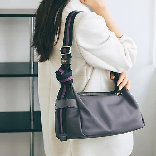 【トプカピ/TOPKAPI】の【TREASURE TOPKAPI】ナイロン ストライプ ベルト ショルダー バッグ インテリア・キッズ・メンズ・レディースファッション・服の通販 founy(ファニー) 　ファッション　Fashion　レディースファッション　Fashion for Women　バッグ　Bags　ベルト&ウエストマーク　Belts & Waist Accessories　ショルダー　Shoulder, Shoulder Strap　ストライプ　Stripe, Striped Pattern　フォルム　Silhouette, Form　エレガント 上品　Elegant　財布　Wallet, Purse　ミディアムグレー|ID: prp329100004621326 ipo3291000000033156127