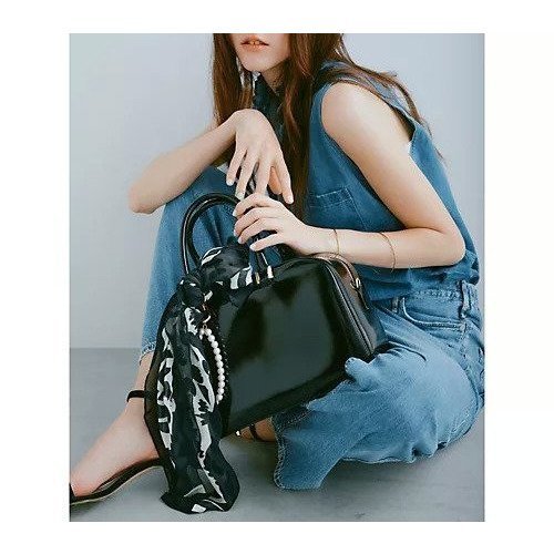 【クリスチャンヴィラ/CHRISTIAN VILLA】のエナメルボストンバッグ 人気、トレンドファッション・服の通販 founy(ファニー) 　ファッション　Fashion　レディースファッション　Fashion for Women　バッグ　Bags　エナメル　Patent Leather　スクエア　Square, Square Shape　デニム　Denim, Jeans Material　フォルム　Silhouette, Form　ボストン　Boston　ボストンバッグ　Boston Bag, Retro Bag　ミラノ　Milano Style, Italian-Inspired　エレガント 上品　Elegant　人気　Popular, Best Seller　今季　This Season, Current Season　別注　Limited Edition, Custom Order　定番　Standard, Basic Item　other-2|ID: prp329100004621338 ipo3291000000033156193