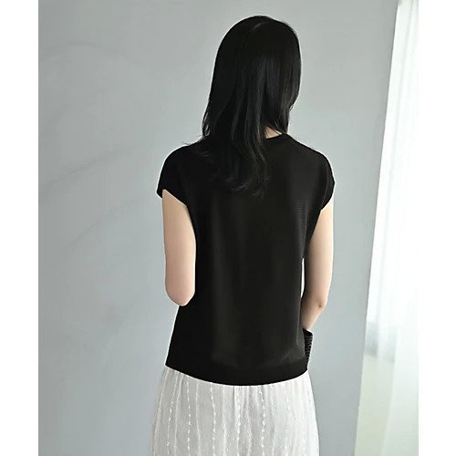 【スタイルデリ/STYLE DELI】の【BLK001】待望の羽織り用インナーサマーニット 人気、トレンドファッション・服の通販 founy(ファニー) 　ファッション　Fashion　レディースファッション　Fashion for Women　トップス・カットソー　Cut & Sew Tops　ニット　Knit Tops & Sweaters　インナー　Innerwear　春　Spring　秋　Autumn　カーディガン　Cardigan, Knitwear　サマー　Summer, Summer Style　シンプル　Simple, Minimal　ジャケット　Jacket, Outerwear　スリット　Slit, Slit Detail　デコルテ　Décolleté, Neckline　なめらか　Smooth, Silky Texture　ノースリーブ　Sleeveless, No-Sleeve　フィット　Fit, Slim Fit　半袖　Short Sleeve, Half Sleeve　羽織　Haori, Light Jacket　リアル　Real, Realistic　おすすめ　Recommended / Our Picks　夏　Summer　旅行　Travel　エレガント 上品　Elegant　ビジネス 仕事 通勤　Business / Work / Commuting　other-3|ID: prp329100004621419 ipo3291000000034920852