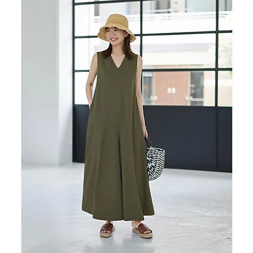 【スタイルデリ/STYLE DELI】のさらさらツイル生地スタイリッシュサロペット 人気、トレンドファッション・服の通販 founy(ファニー) 　ファッション　Fashion　レディースファッション　Fashion for Women　ワンピース　Dresses　サロペット&オールインワン　Dungarees & Jumpsuit Styles　カーディガン　Cardigan, Knitwear　クール　Cool, Chic　サテン　Satin, Glossy Fabric　シンプル　Simple, Minimal　ジャケット　Jacket, Outerwear　ストレッチ　Stretch, Stretchy Fabric　スリット　Slit, Slit Detail　ツイル　Twist, Twisted Detail　ドレープ　Drape, Draping Fabric　パターン　Pattern, Design Print　フォルム　Silhouette, Form　フォーマル　Formal, Dressy　フレア　Flare, Flared　ベスト　Vest, Waistcoat　ポケット　Pocket, Pocket Detail　リボン　Ribbon, Bow　ワイド　Wide, Wide Fit　夏　Summer　エレガント 上品　Elegant　other-2|ID: prp329100004621427 ipo3291000000033157190