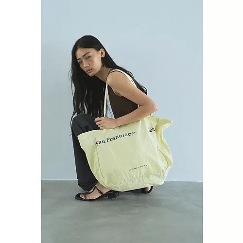 【マージュール/marjour】のBIG NYLON TOTE BAG インテリア・キッズ・メンズ・レディースファッション・服の通販 founy(ファニー) 　ファッション　Fashion　レディースファッション　Fashion for Women　バッグ　Bags　イエロー　Yellow　コンパクト　Compact, Small Size　ショルダー　Shoulder, Shoulder Strap　財布　Wallet, Purse　ダメージ　Distressed, Destroyed　プリント　Print, Printed Pattern　ポケット　Pocket, Pocket Detail　マグネット　Magnet, Magnetic Closure　おすすめ　Recommended / Our Picks　CREAM YELLOW|ID: prp329100004623502 ipo3291000000033193957