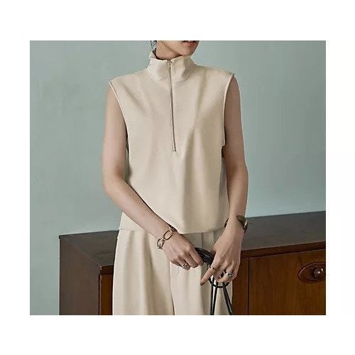 【スタイルデリ/STYLE DELI】の【匠ジョーゼット】ジップアップハイネックトップス インテリア・キッズ・メンズ・レディースファッション・服の通販 founy(ファニー) 　ファッション　Fashion　レディースファッション　Fashion for Women　トップス・カットソー　Cut & Sew Tops　インナー　Innerwear　カーディガン　Cardigan, Knitwear　軽量　Lightweight, Ultra Light　シルバー　Silver, Metallic Silver　ジャケット　Jacket, Outerwear　ジョーゼット　Georgette, Semi-Sheer Fabric　スタイリッシュ　Stylish, Fashionable　スタンド　Stand Collar, Upright Stand　ストレッチ　Stretch, Stretchy Fabric　スリット　Slit, Slit Detail　セットアップ　Set-Up, Coordinated Outfit　定番　Standard, Basic Item　ノースリーブ　Sleeveless, No-Sleeve　長袖　Long Sleeve, Full Sleeve　ハイネック　High Neck, Mock Neck　フロント　Front, Front Design　ブルゾン　Blouson, Bomber Jacket　ベスト　Vest, Waistcoat　ワイド　Wide, Wide Fit　冬　Winter / This Winter　A/W・秋冬　Autumn/Winter　夏　Summer　ビジネス 仕事 通勤　Business / Work / Commuting　エクリュ|ID: prp329100004624643 ipo3291000000033215945