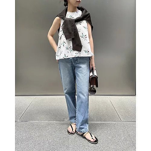 【エムセブンデイズ/M7days】のフラワープリント ノースリーブブラウス 人気、トレンドファッション・服の通販 founy(ファニー) ファッション Fashion レディースファッション Fashion for Women トップス・カットソー Cut & Sew Tops キャミソール&ノースリーブ Camisoles & Sleeveless Tops シャツ・ブラウス・オフィスカジュアル Elegant Blouses & Button-Ups 花柄・フラワープリント・モチーフ Floral Prints & Motifs / Flower Pattern Tops シンプル Simple, Minimal スリーブ Sleeve, Long Sleeve / Short Sleeve トレンド Trend, Trending Now ノースリーブ Sleeveless, No-Sleeve フラワー Flower, Floral プリント Print, Printed Pattern エレガント 上品 Elegant 夏 Summer 洗える Machine Washable other-2|ID: prp329100004626295 ipo3291000000035442037